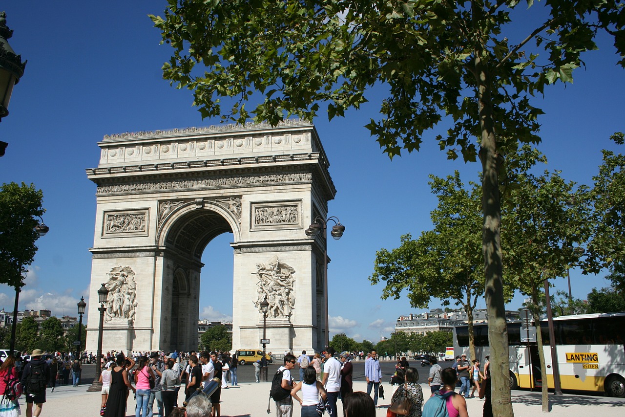 arc de triomphe paris monument free photo