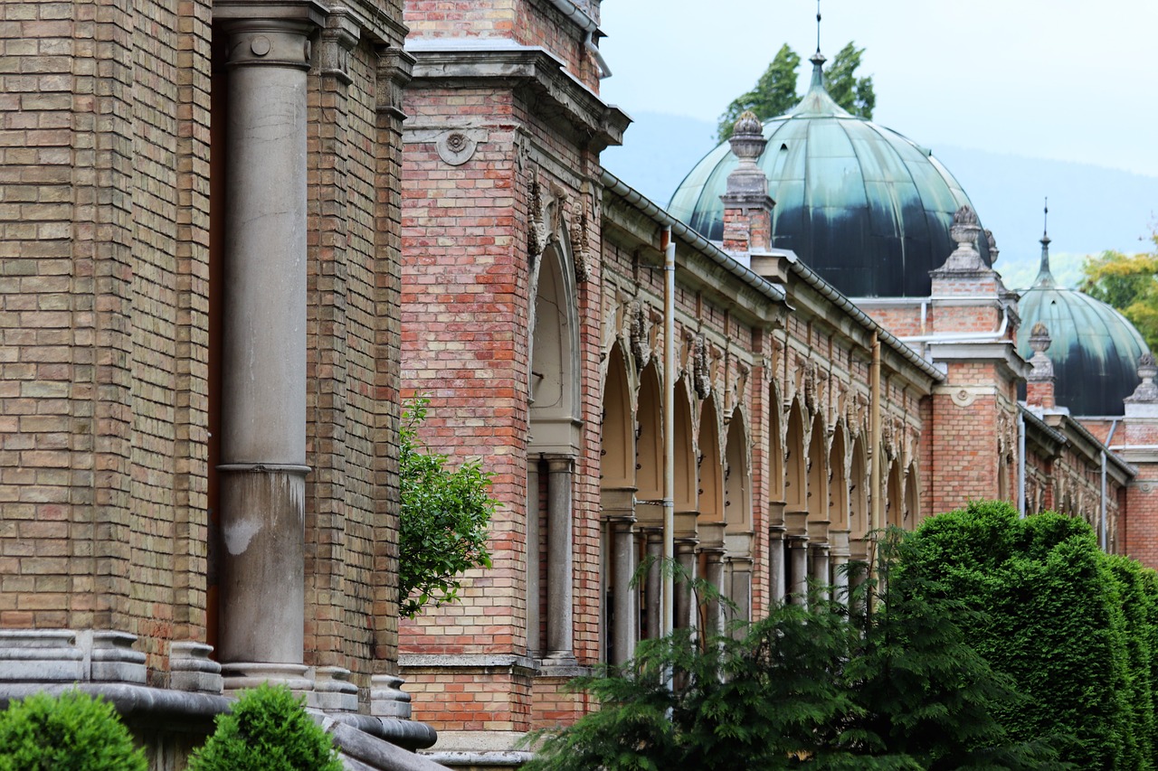 arcade  arhitecture  mirogoj cemetery free photo