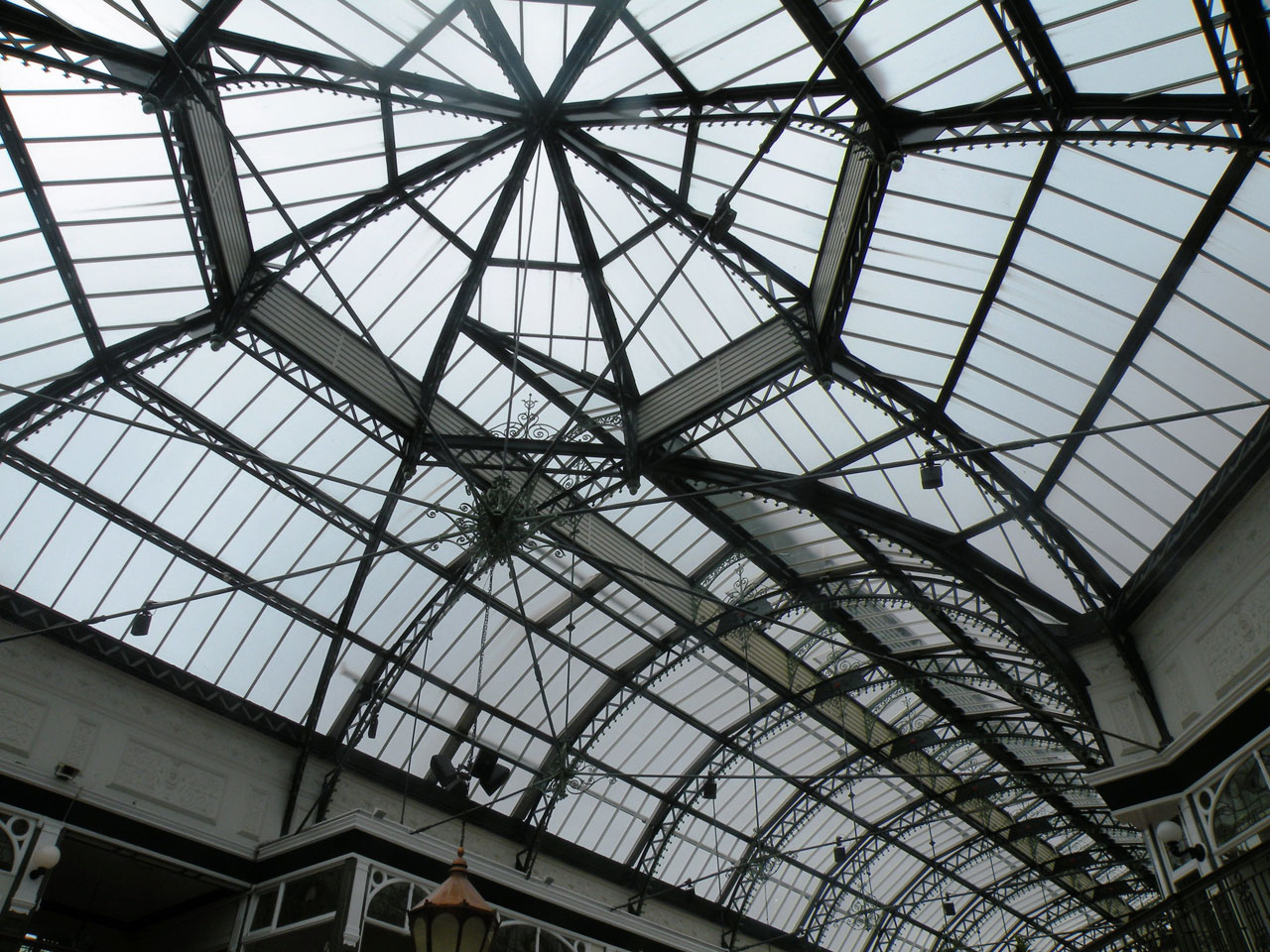 glass roof market free photo