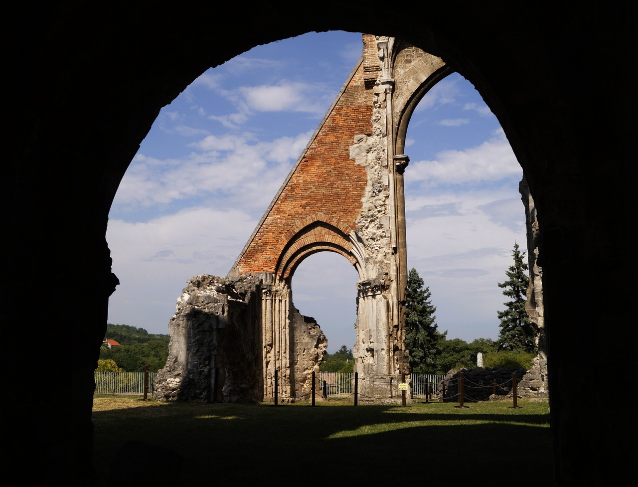 arch church rom free photo