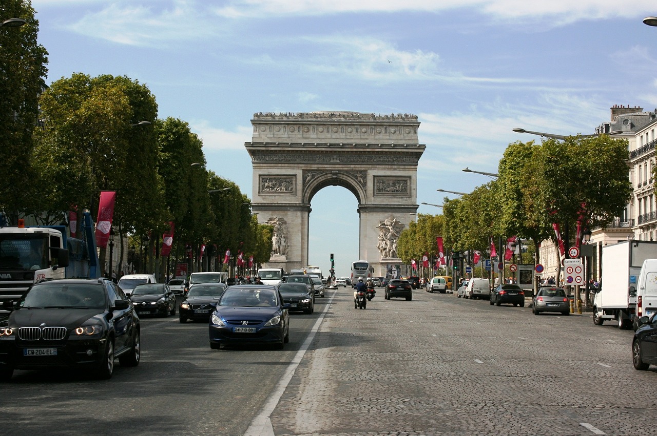 arch of triumph champs elysees avenue paris free photo