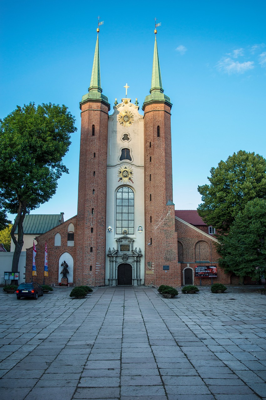 arch-see cathedral religion free photo