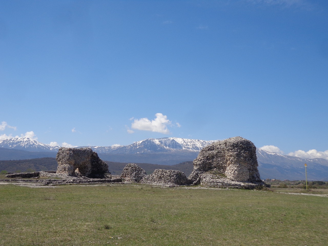 archaeological site l'aquila abruzzo free photo