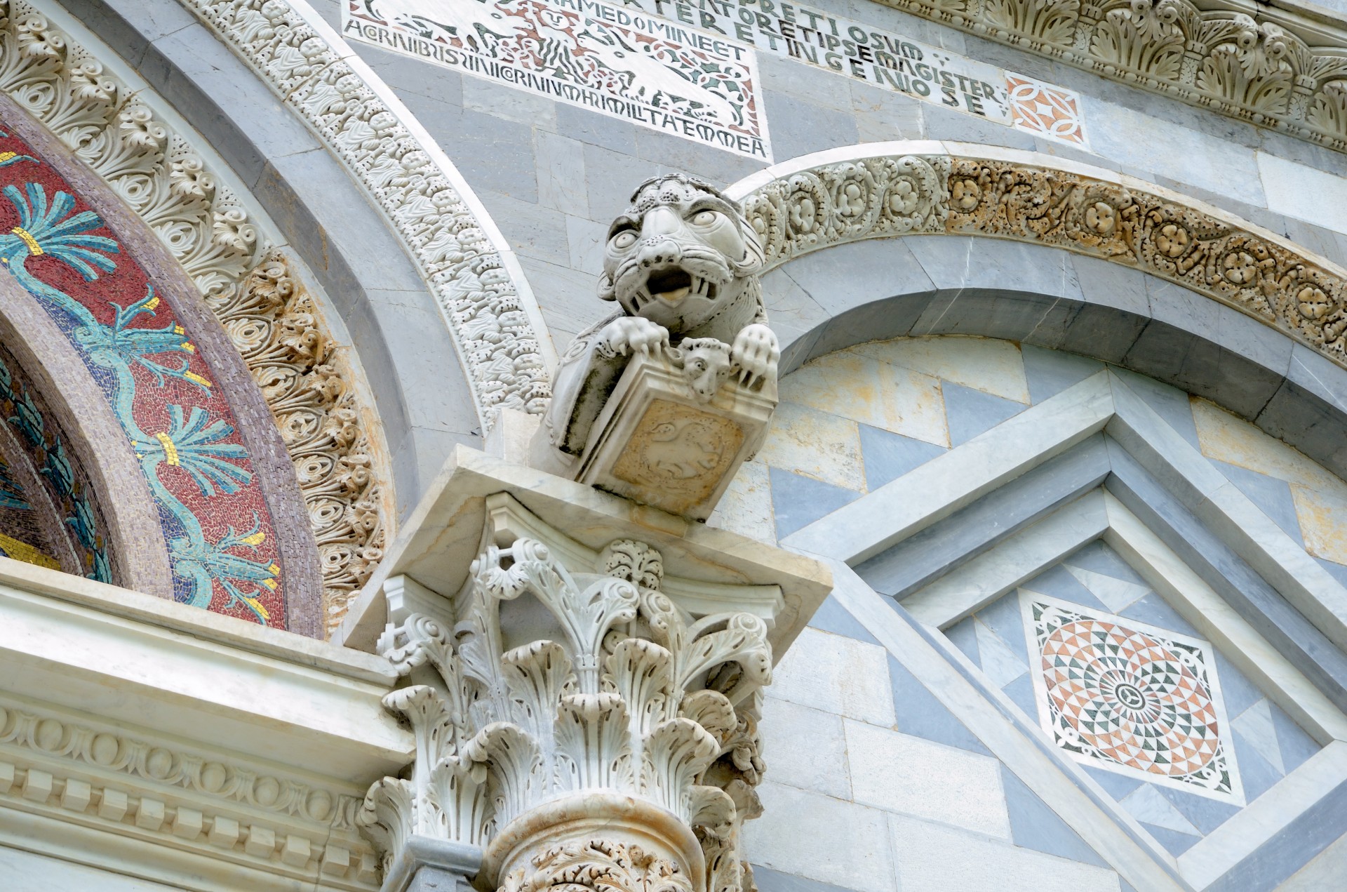 pisa cathedral architectural detail architecture free photo