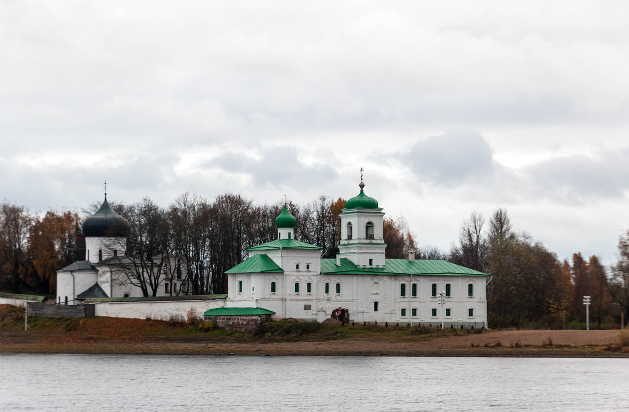 monastery mirozhsky architecture free photo