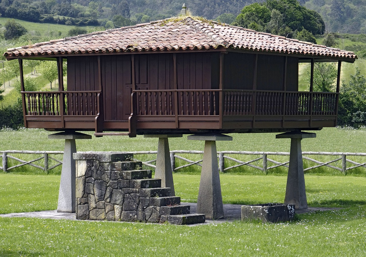 architecture i horreo asturias free photo