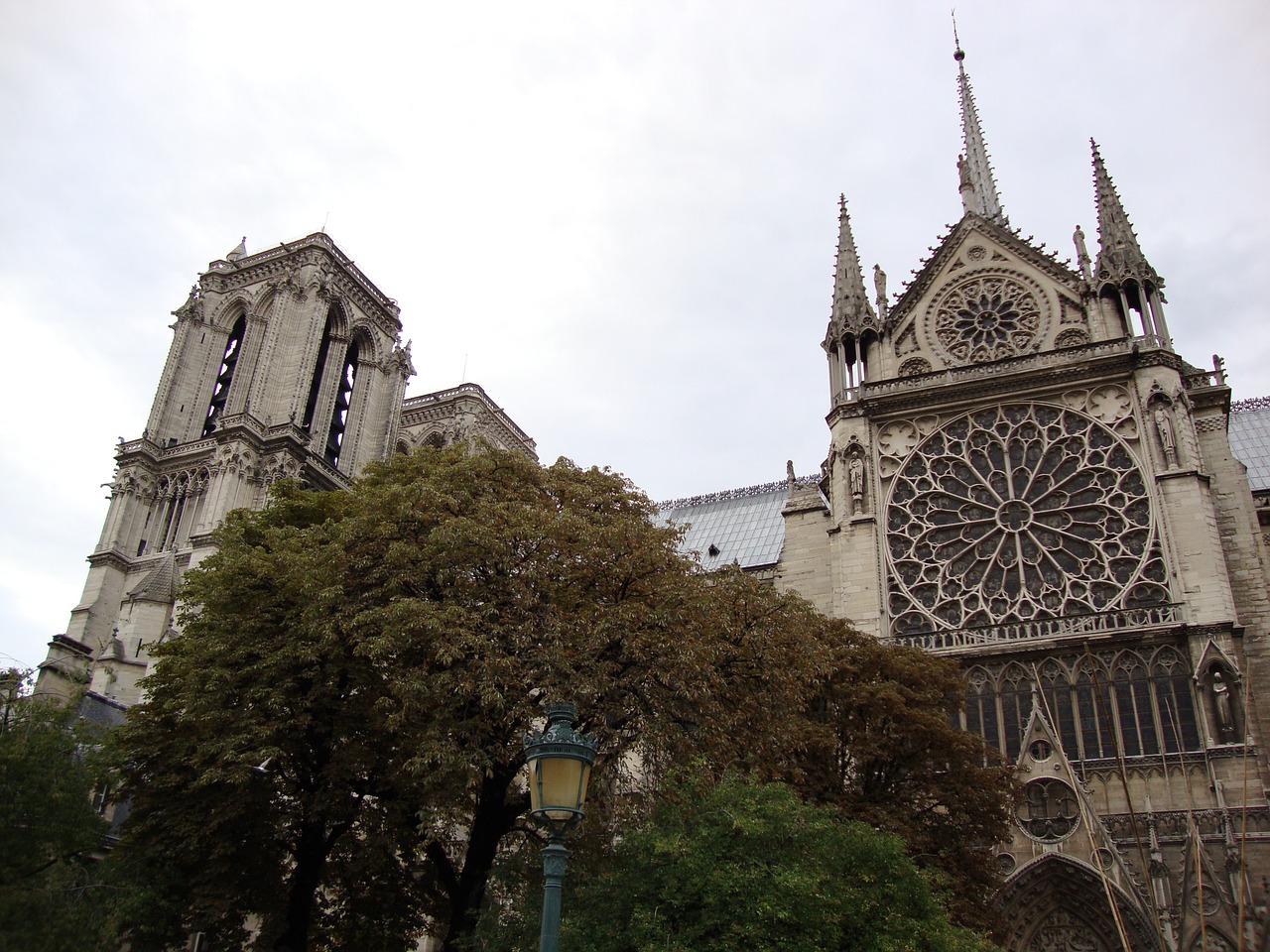 architecture notre dame de paris partly cloudy free photo