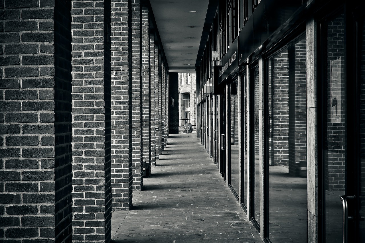 architecture columnar building free photo