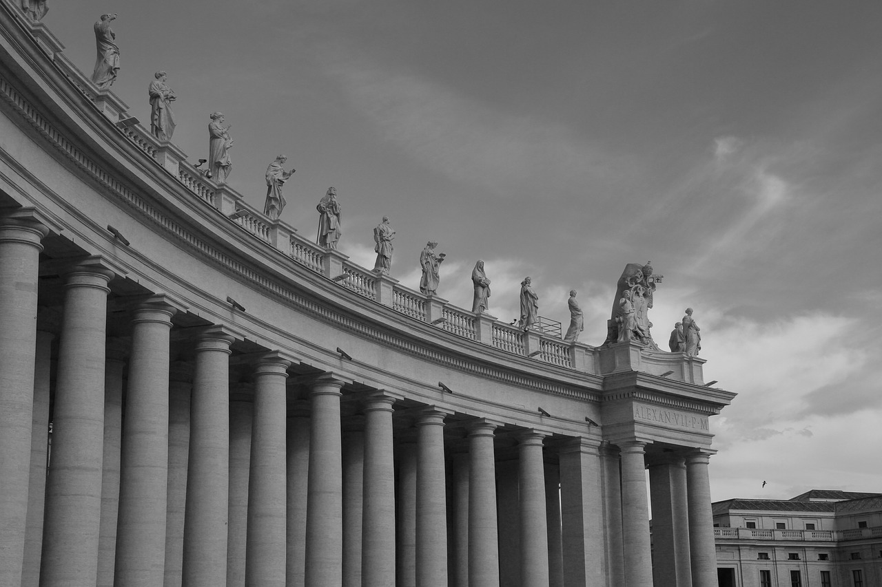 architecture b w st peter's square free photo