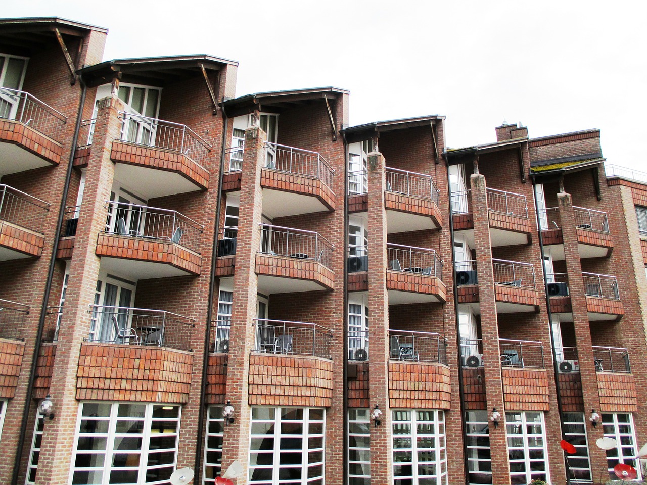 architecture facade brick free photo