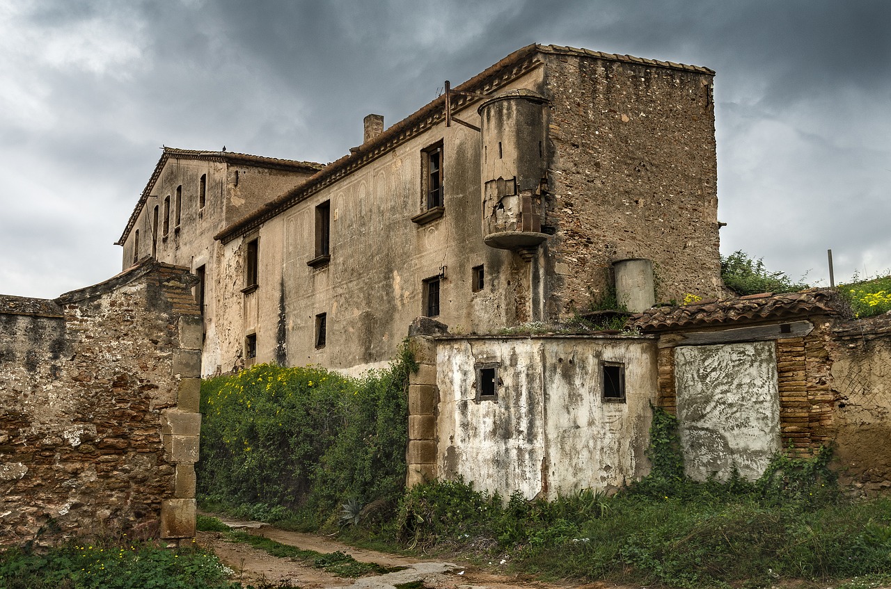 architecture farmhouse catalan free photo