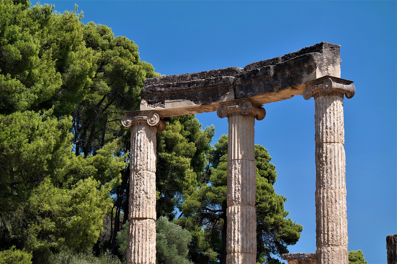 architecture columnar antiquity free photo