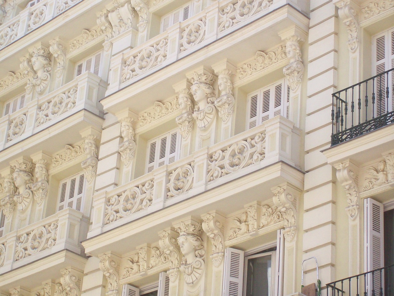 architecture facade madrid free photo