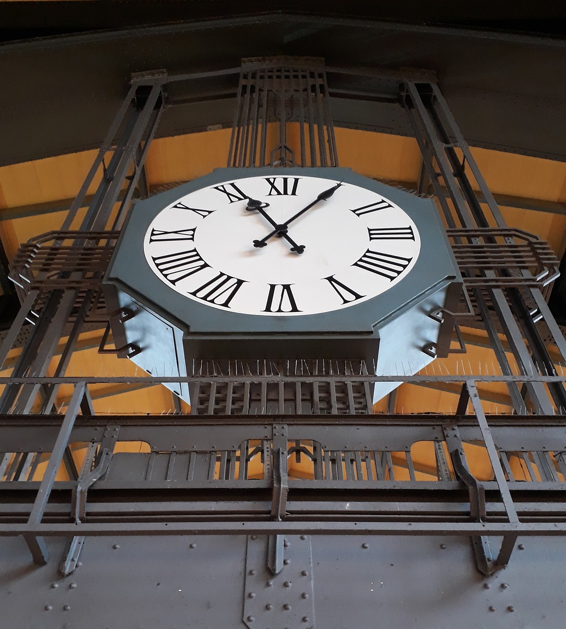 architecture station clock chronometer free photo