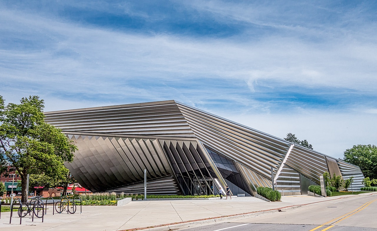 architecture sky modern free photo