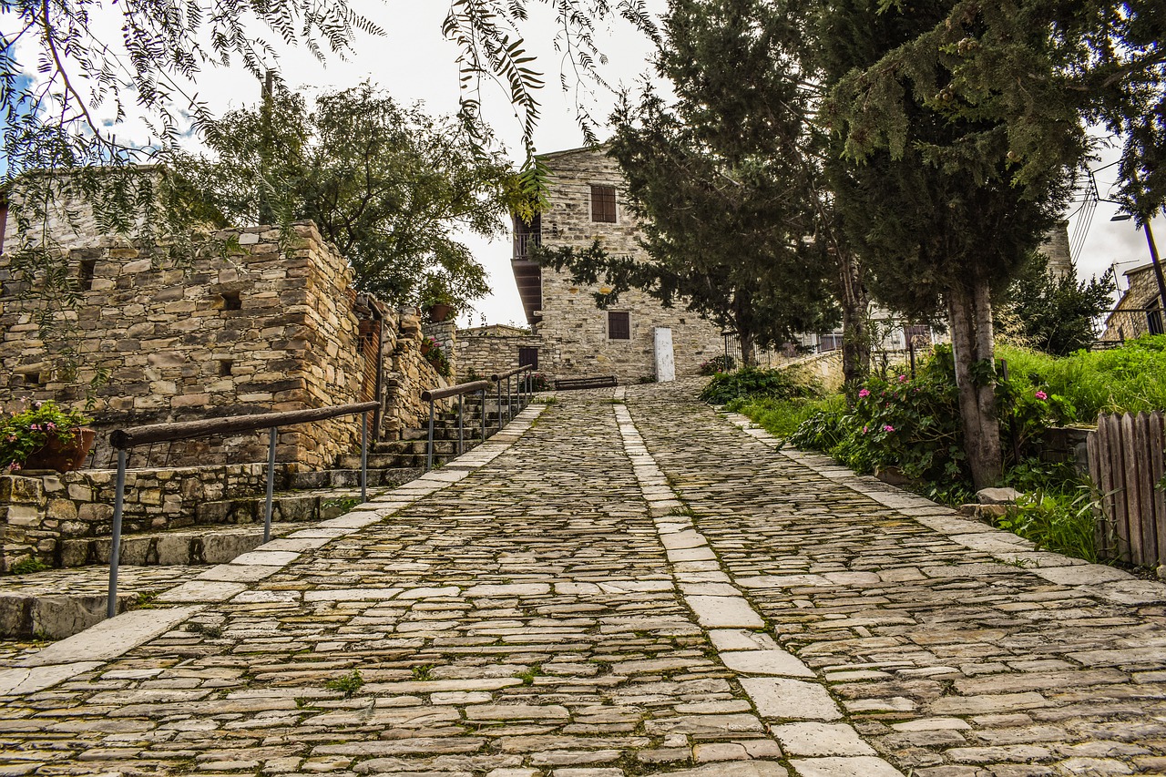 architecture traditional street free photo