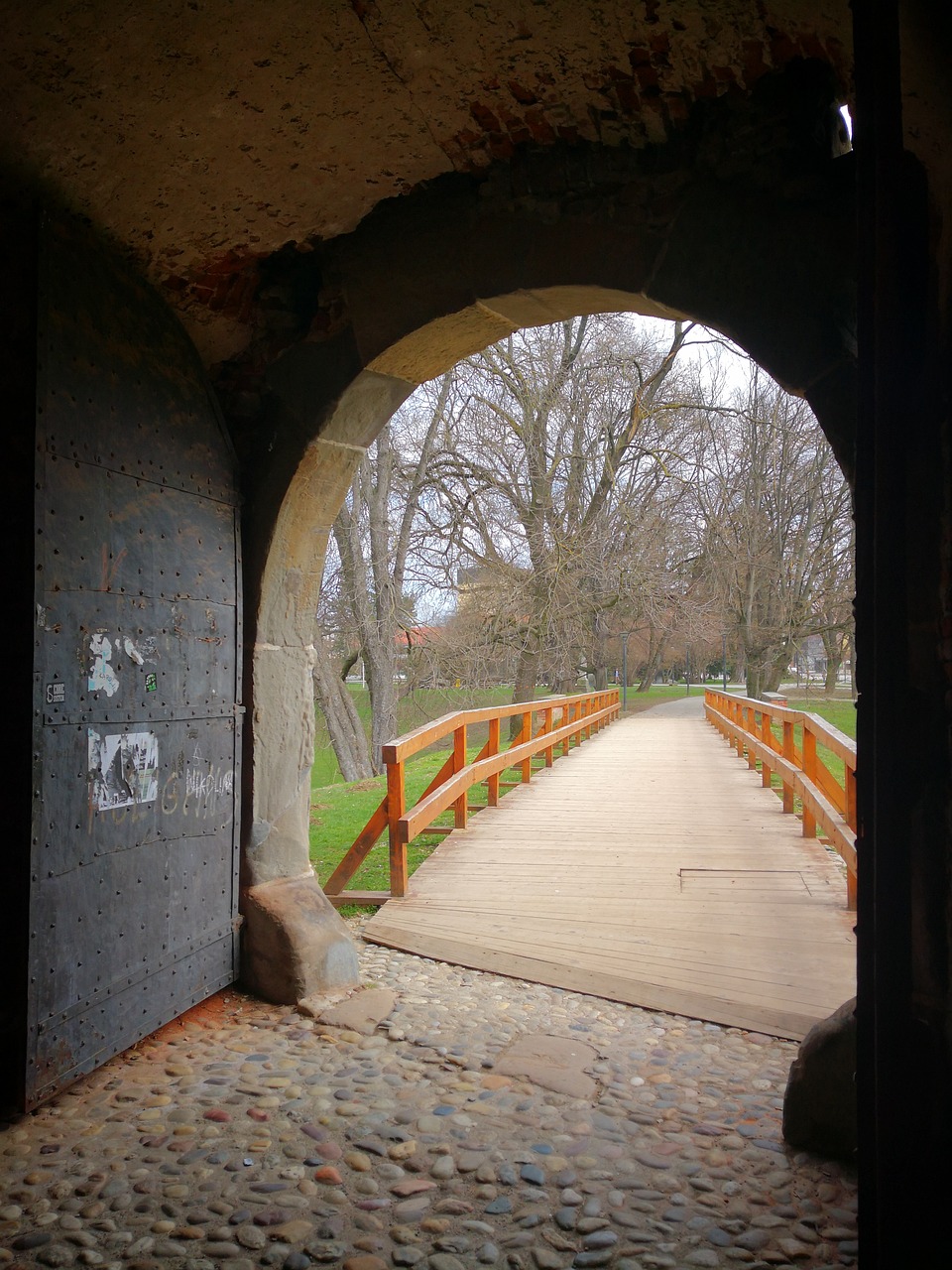 architecture arch tunnel free photo