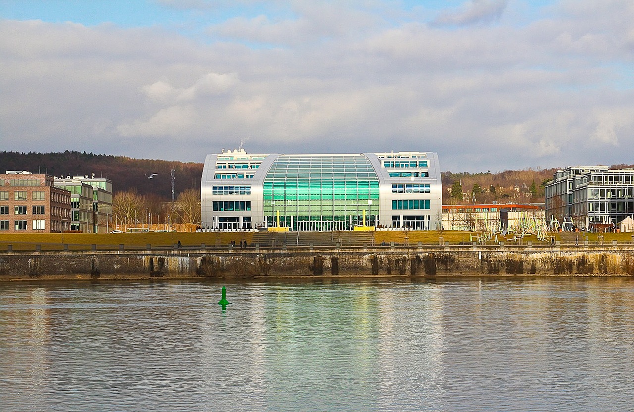 architecture building modern free photo