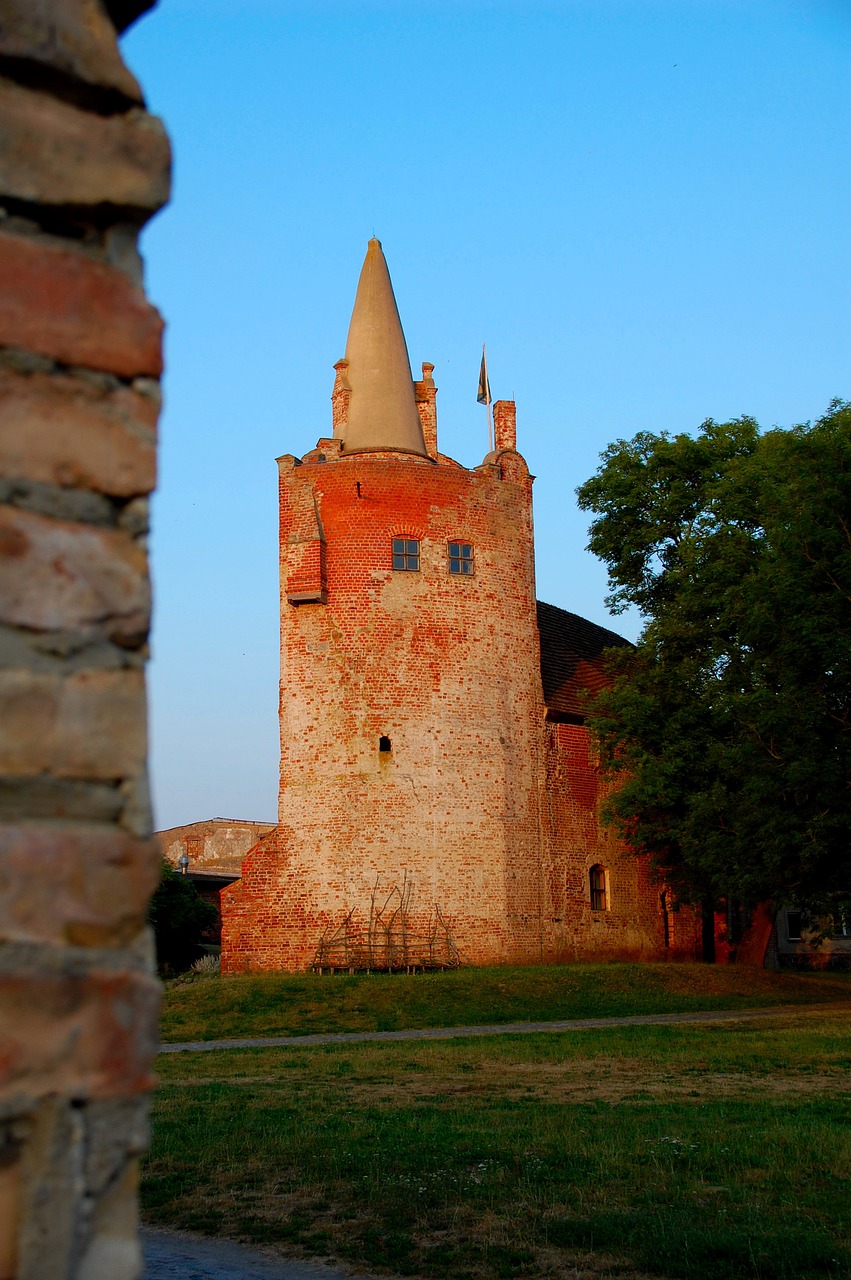 architecture tower old free photo