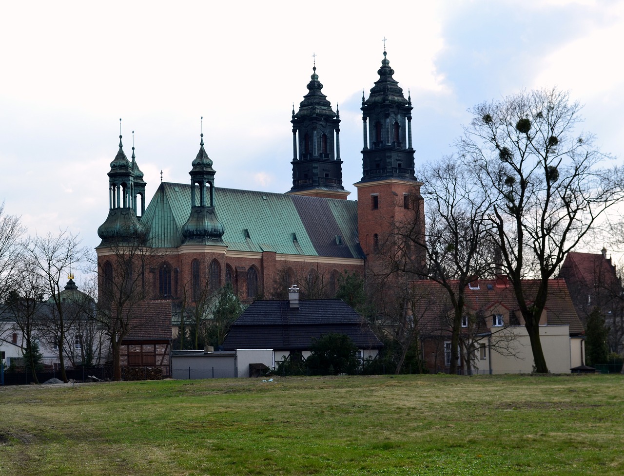 architecture  poznan  the cathedral free photo