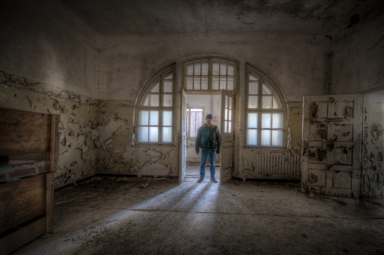 architecture  asylum  abandoned free photo