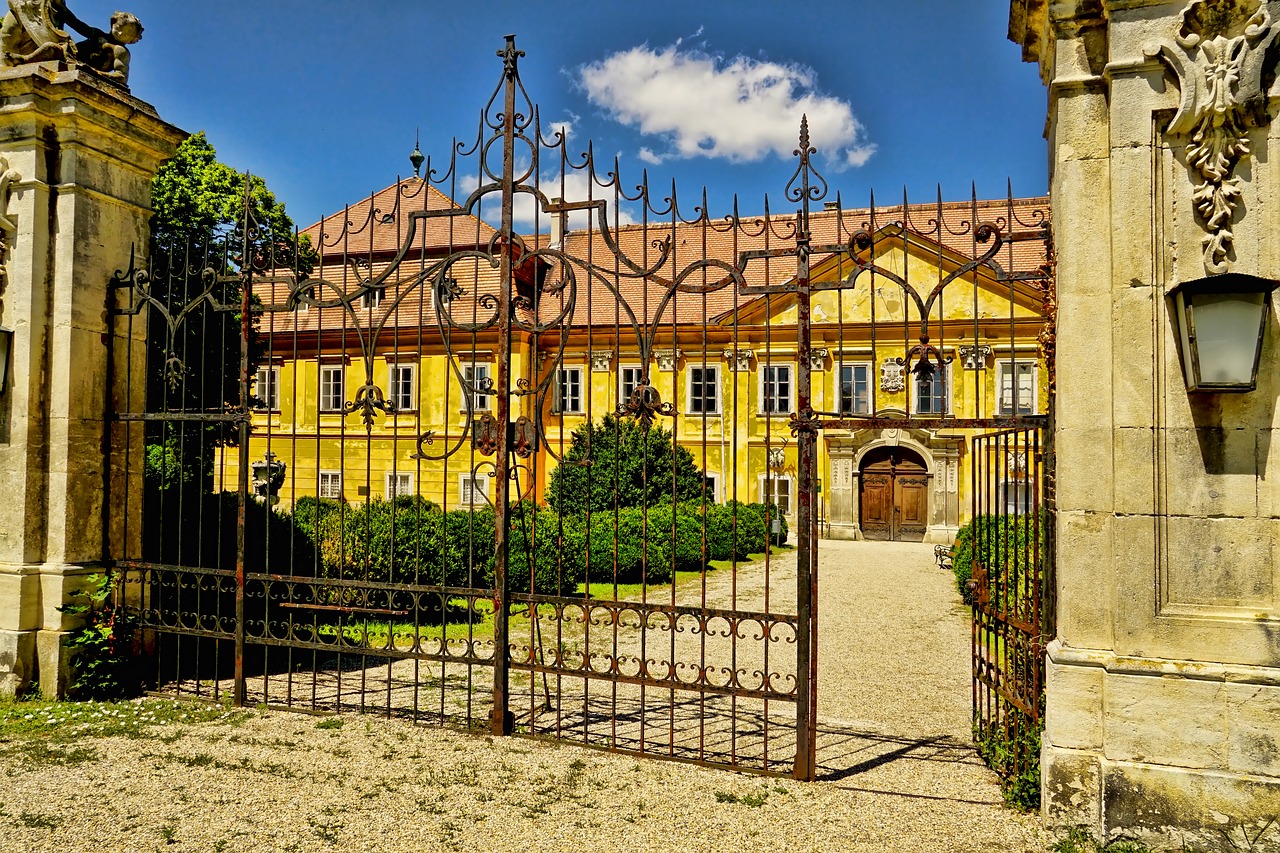 architecture  castle  castle marchegg free photo