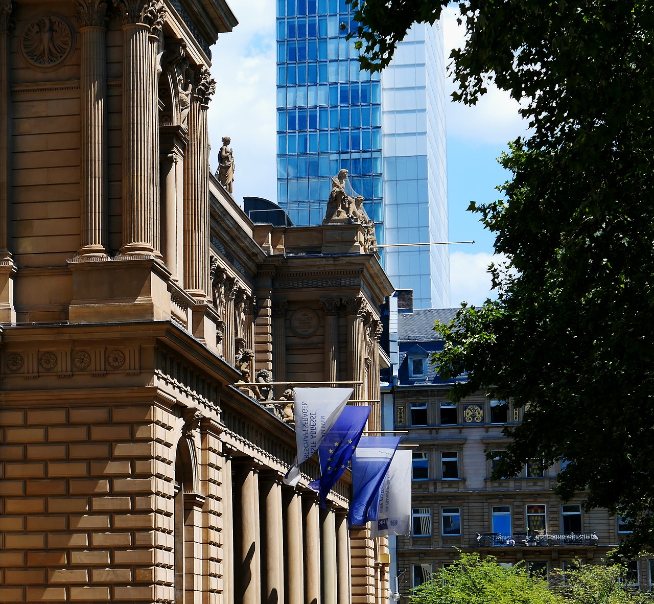 architecture  houses  building free photo