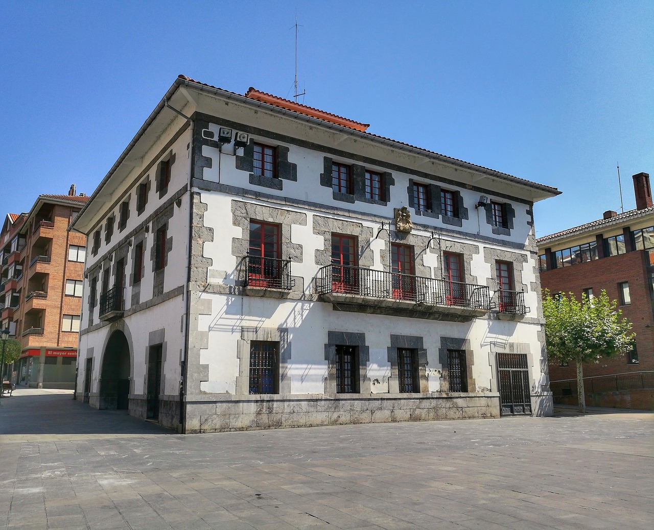 architecture  city hall  facade free photo