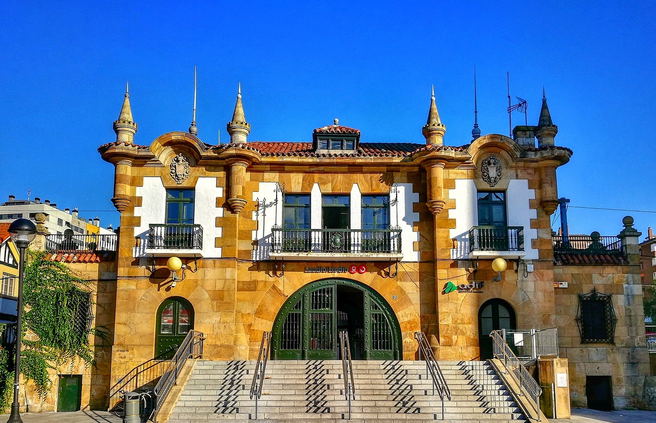 architecture  station  railway free photo