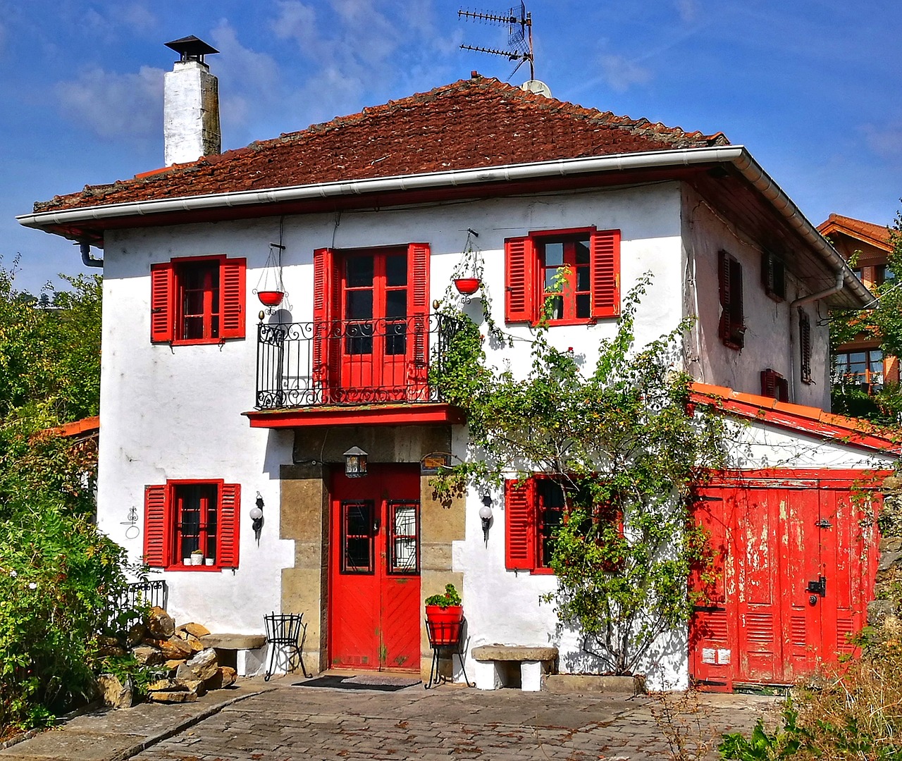 architecture  facade  house free photo