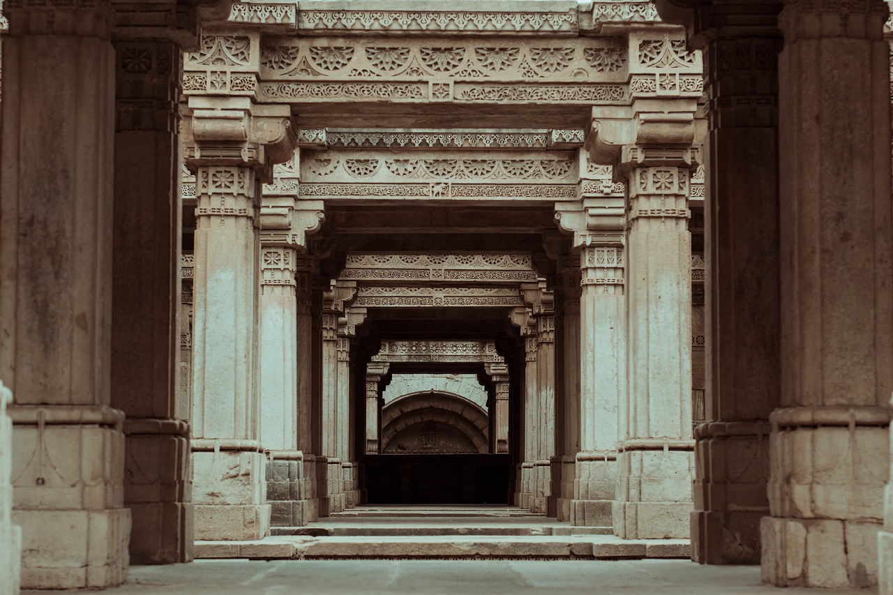 architecture  monument  hallway free photo