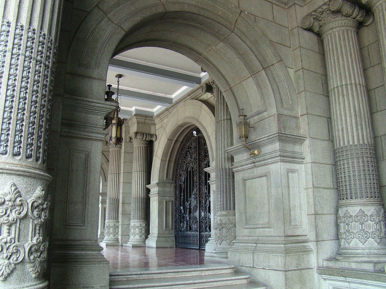 architecture columns architectural free photo