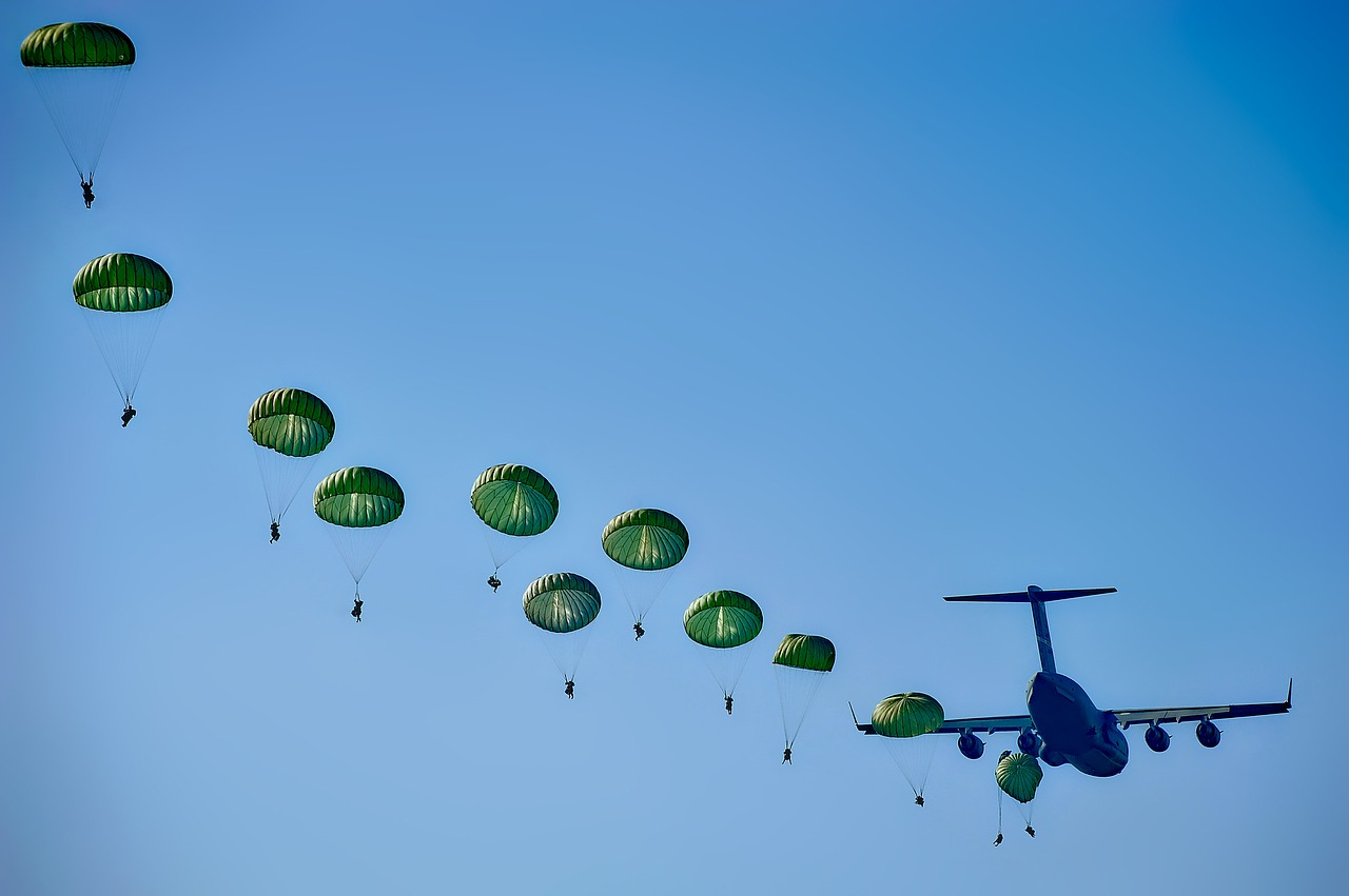 army rangers parachuting free photo