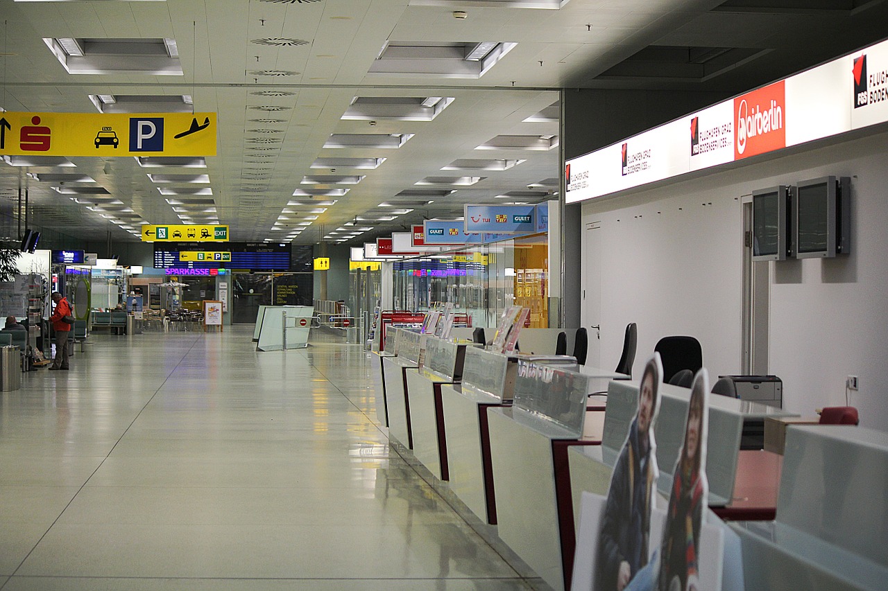 arrival hall airport switch free photo