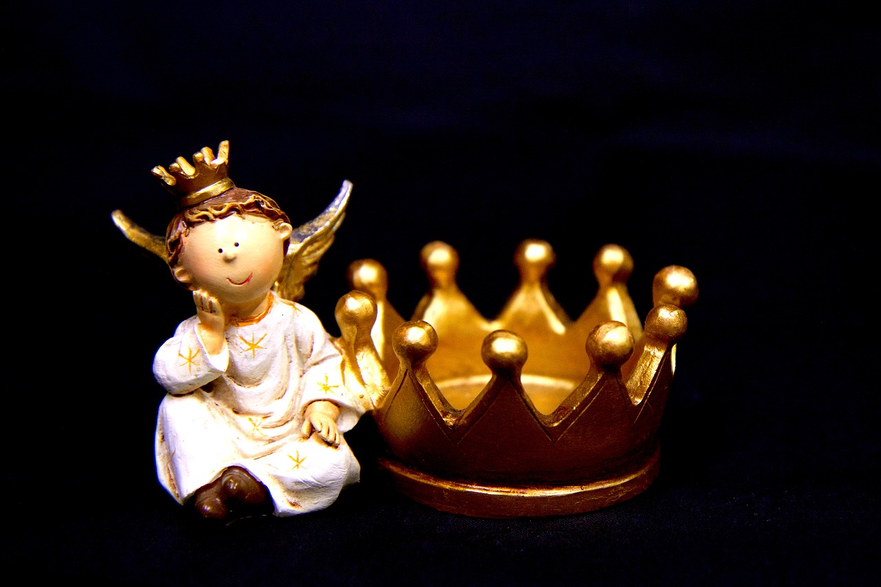 art ceramic crown free photo