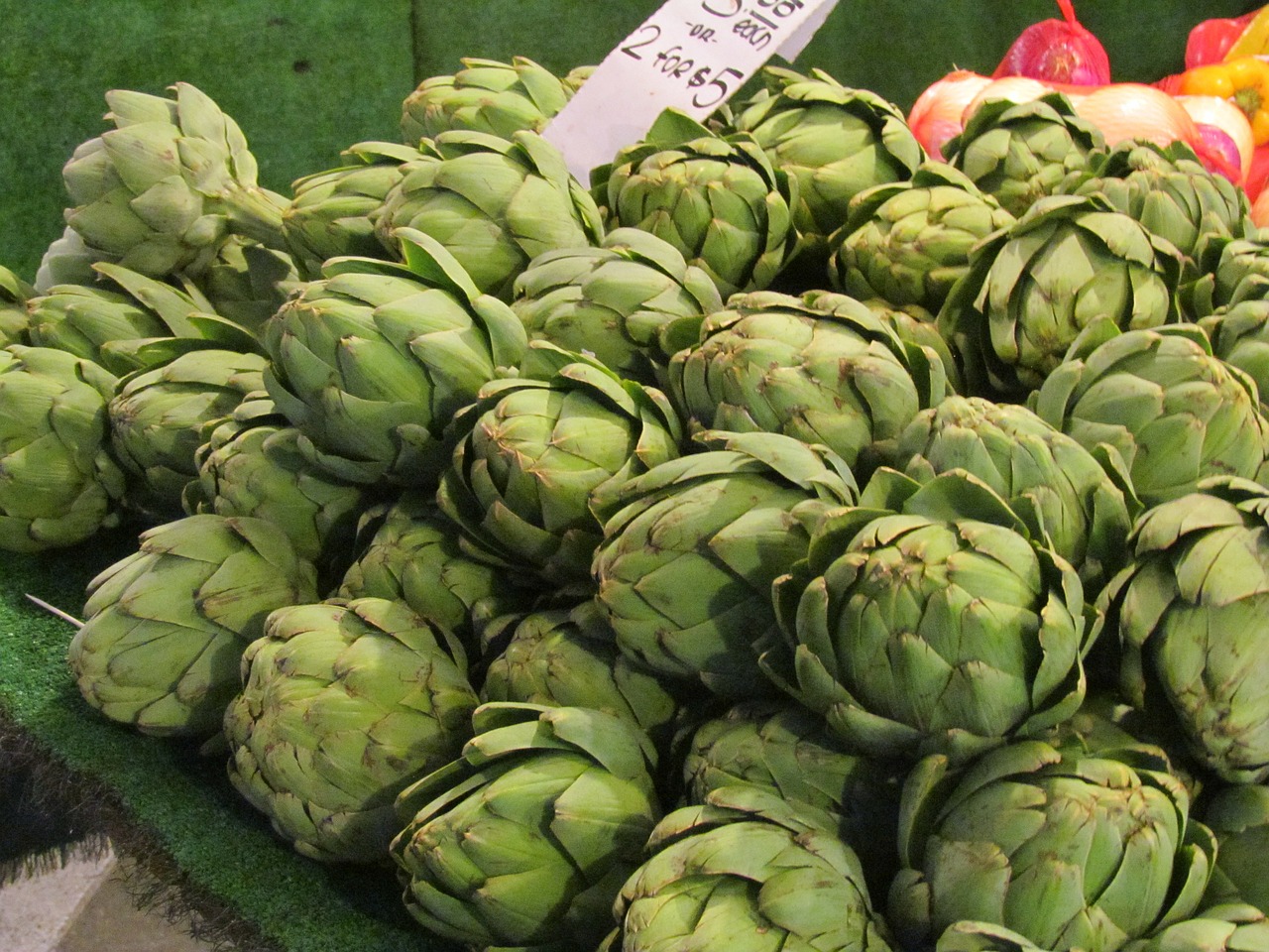 artichoke farmers market fresh free photo