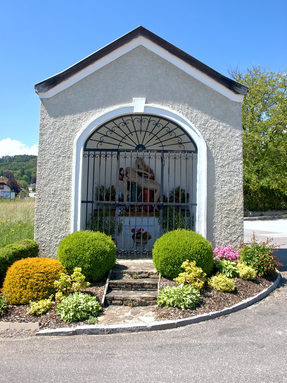 artstetten pöbring roadside chapel pietà free photo
