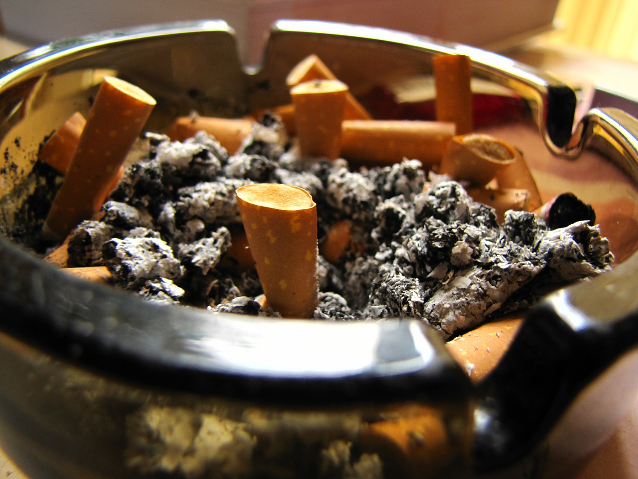 ashtray smoke smoking free photo