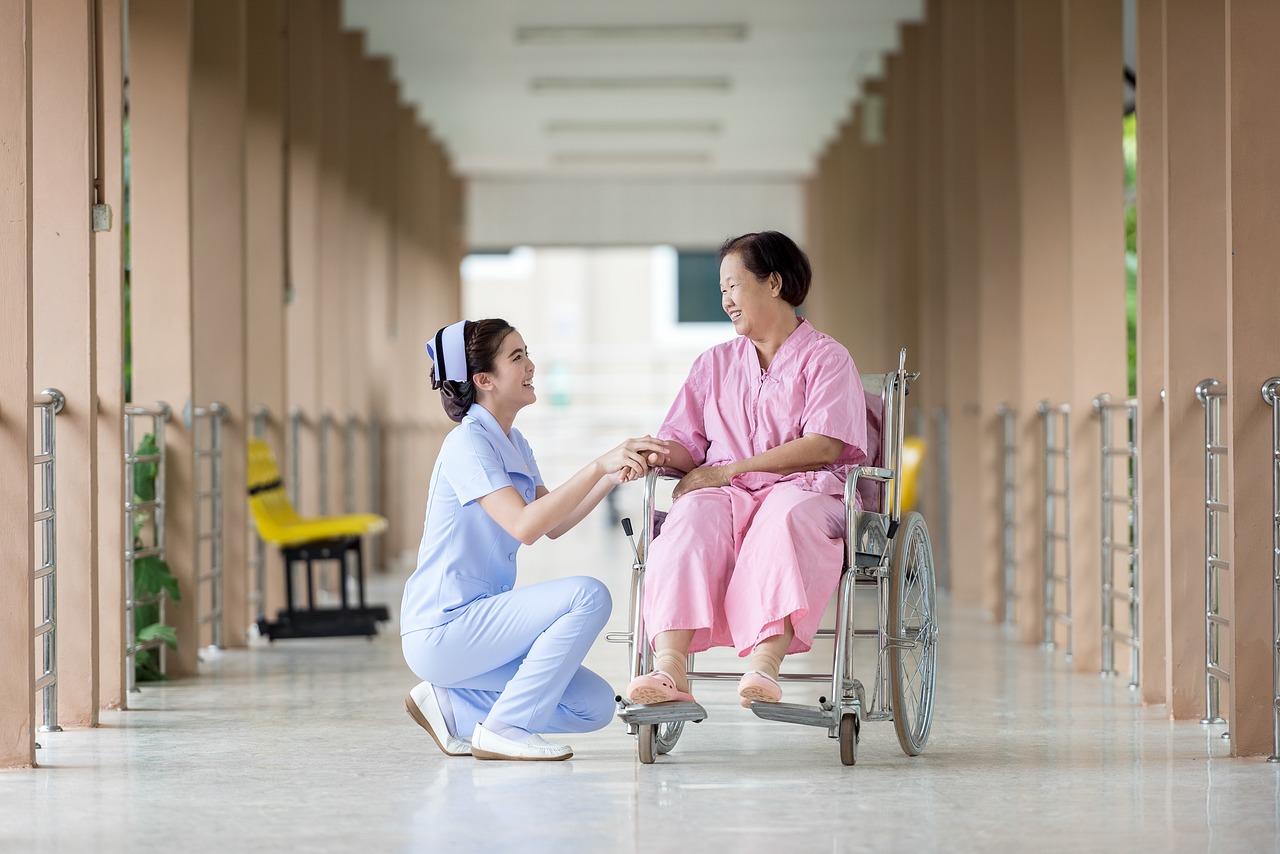 hospital assistance care for free photo