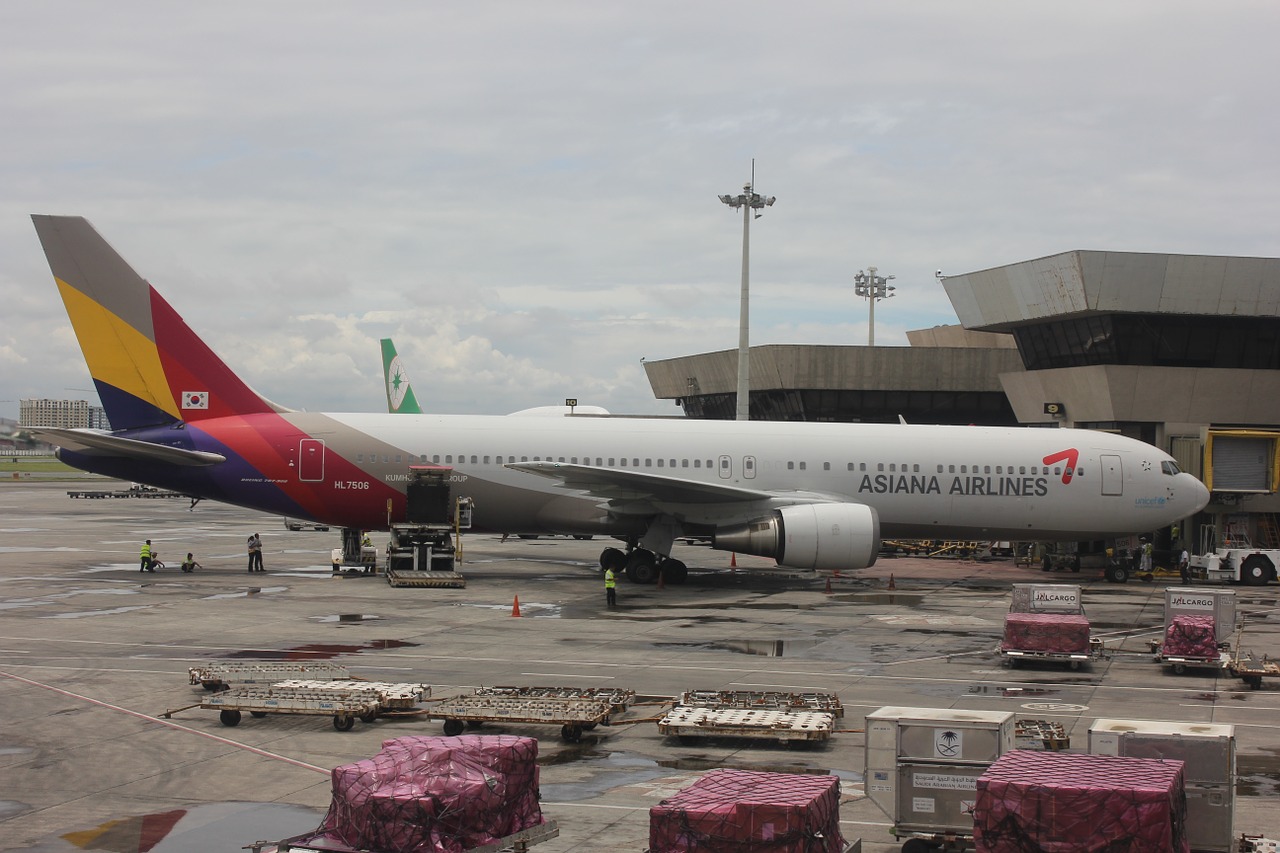 asiana plane airport free photo