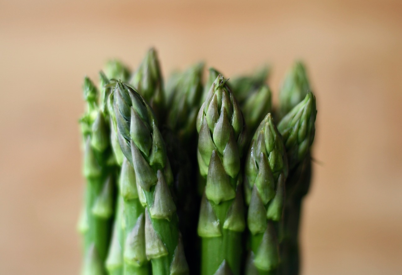 asparagus vegetable green free photo