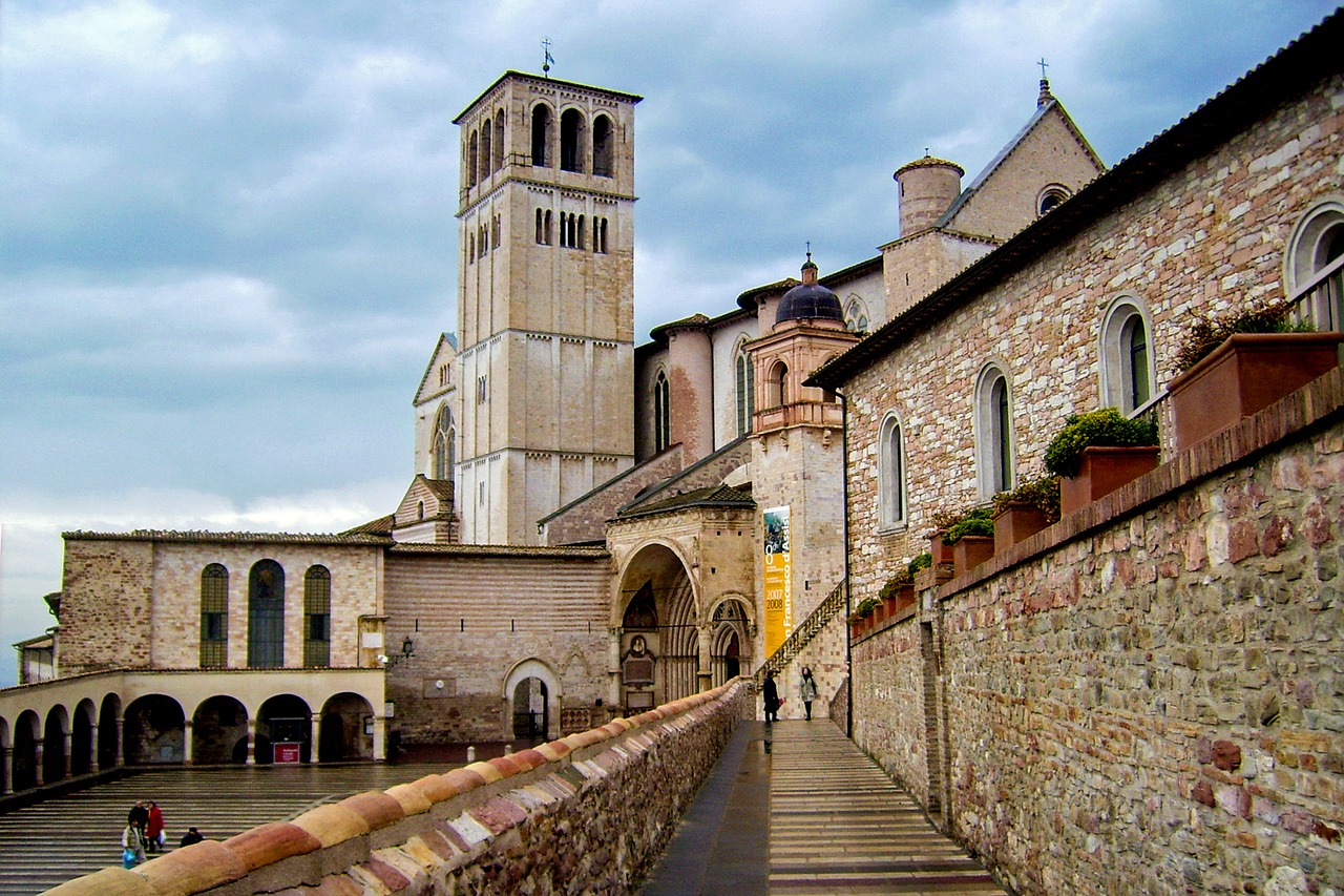 assisi st francis basilica of st francis free photo