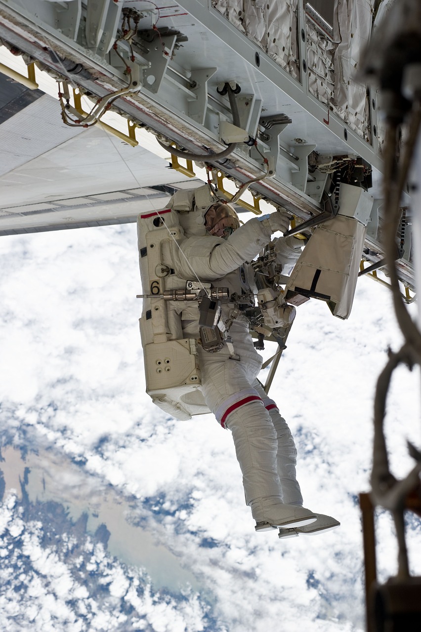 astronaut spacewalk space free photo