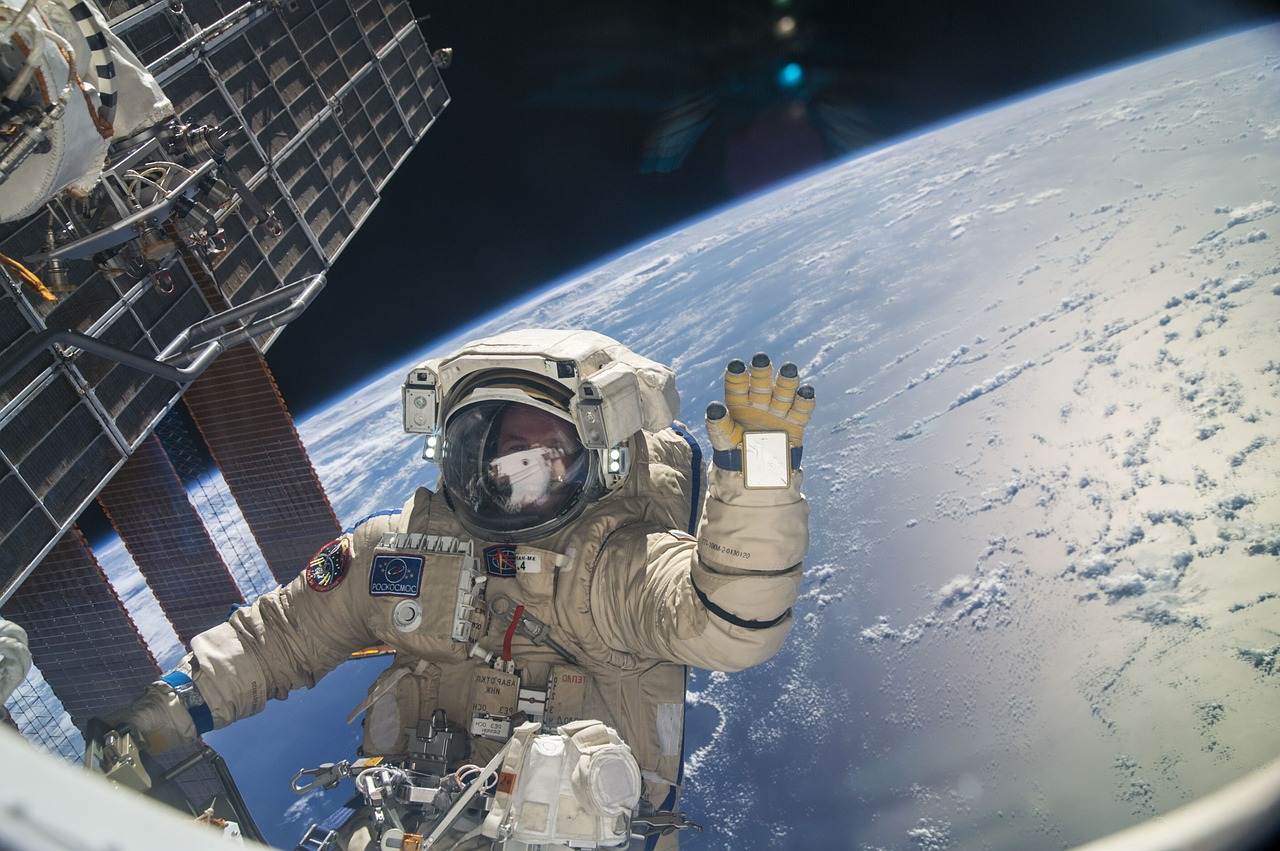 astronaut spacewalk space free photo
