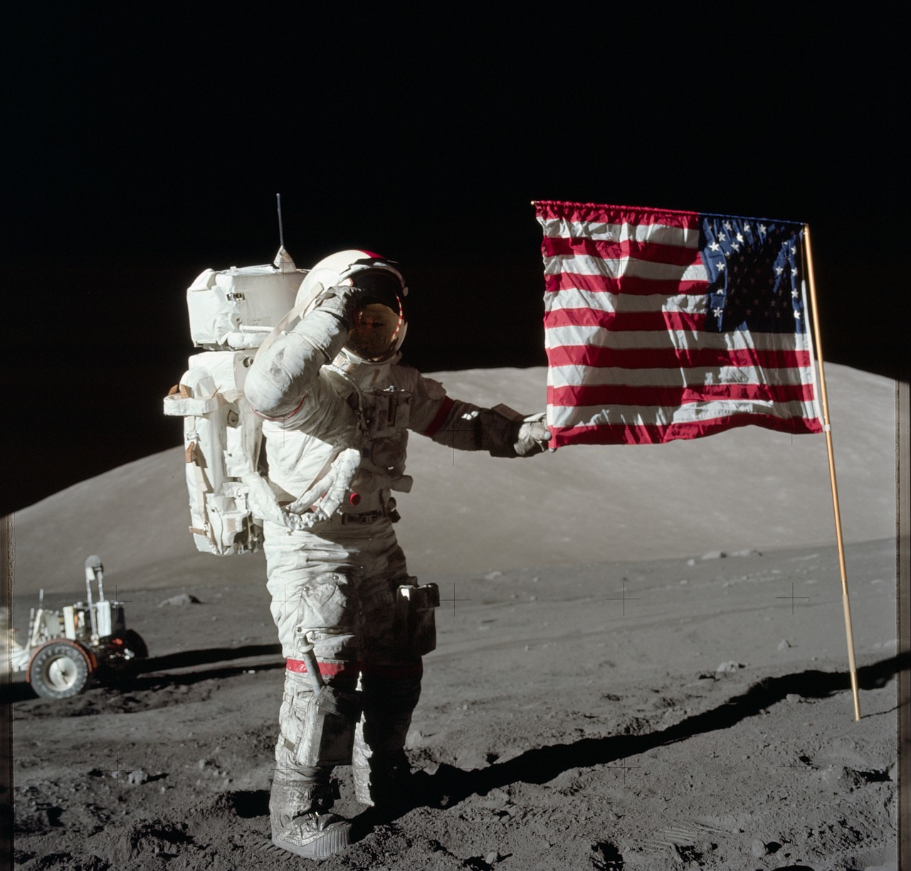 astronaut moon flag free photo