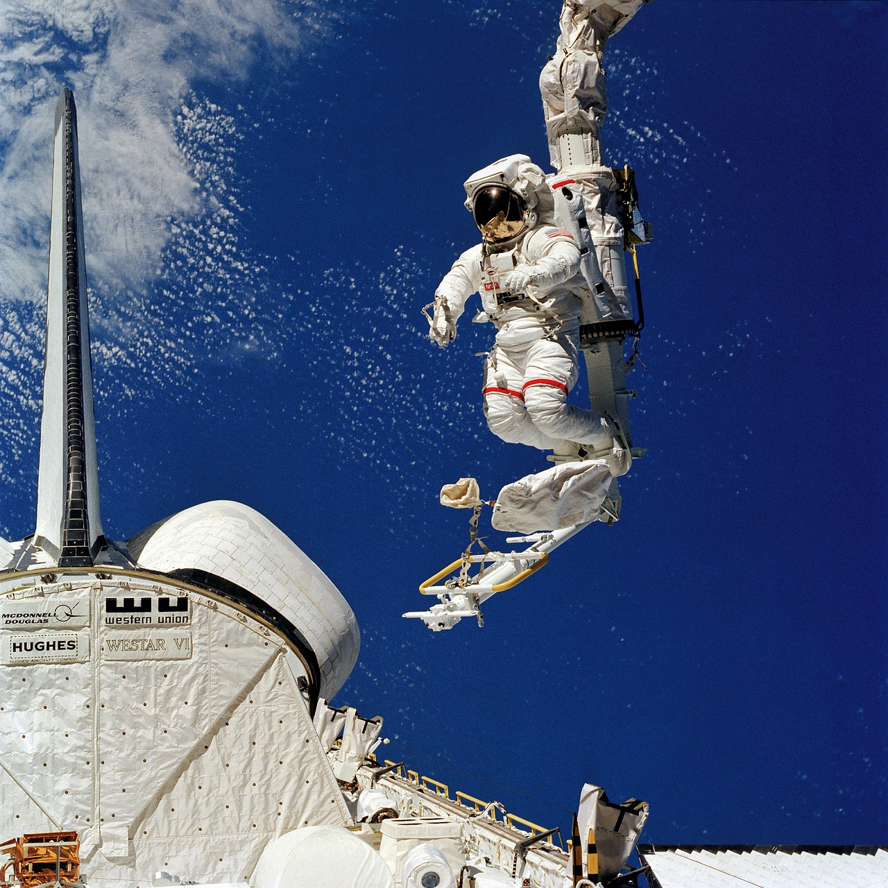 astronaut spacewalk space shuttle free photo