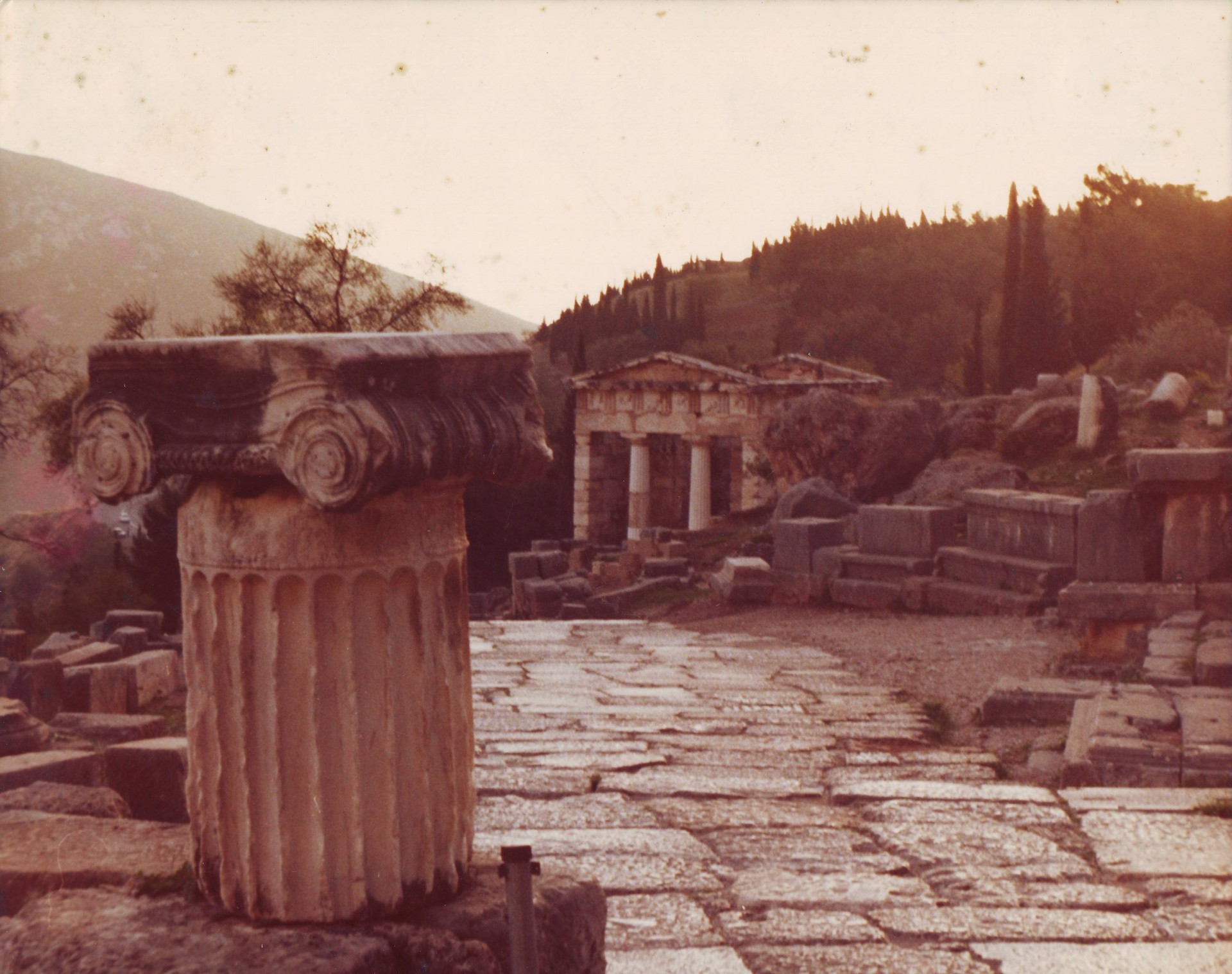 treasury delphi greece free photo
