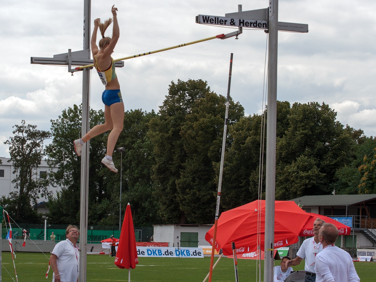 athletics pole vault sport free photo