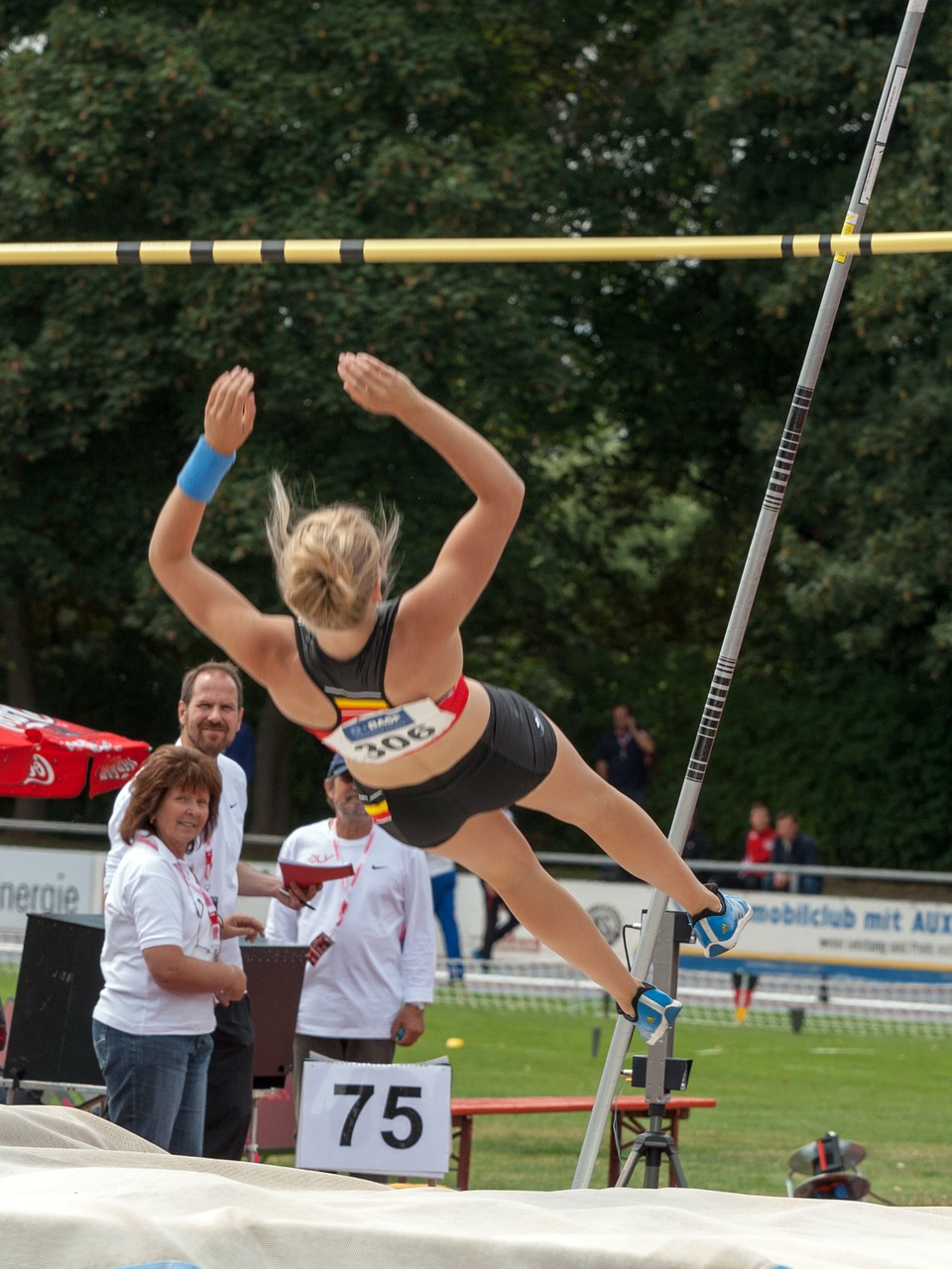 athletics pole vault sport free photo