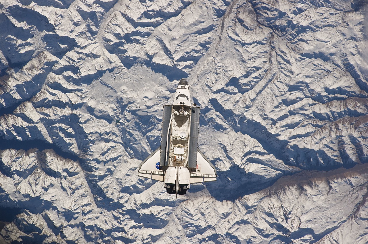 atlantis space shuttle andes free photo